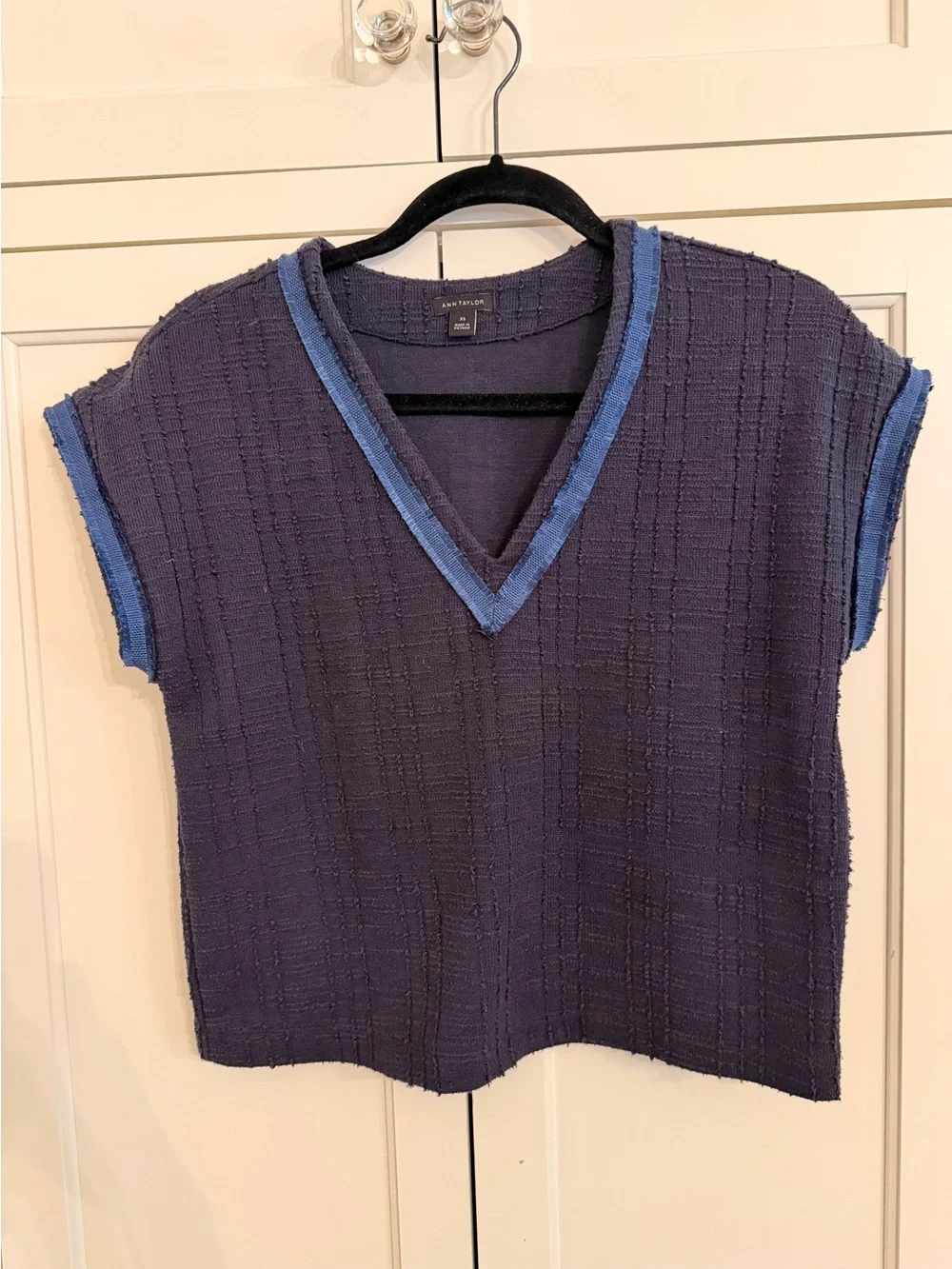 Ann Taylor Navy Short Sleeve V-Neck Top with Blue Trim